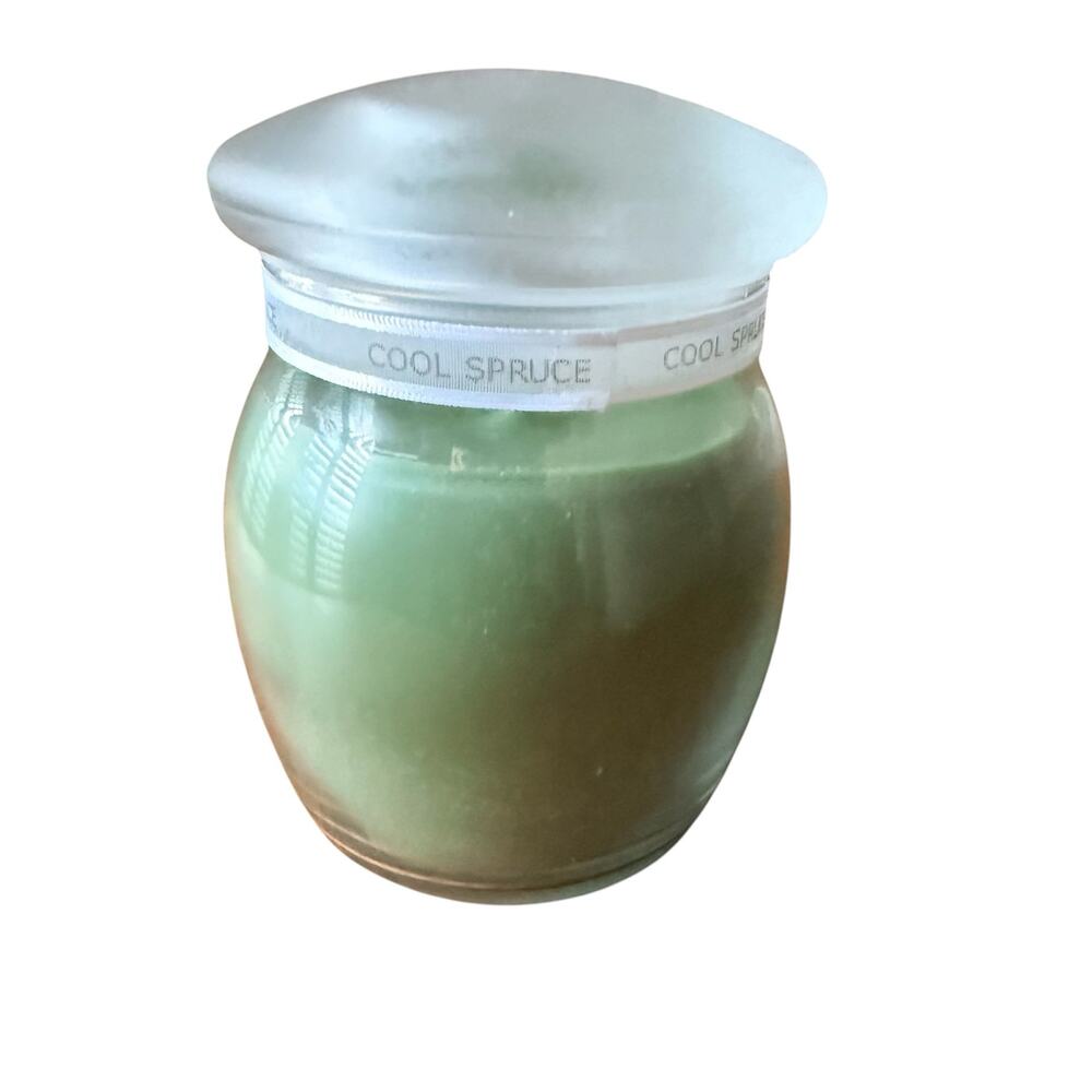 The White Barn Candle Co 7.5 oz candle Cool Spruce scent Discontinued Holiday